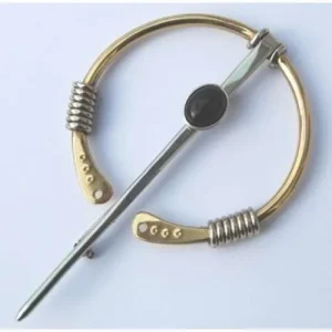 Pennanular Brooch